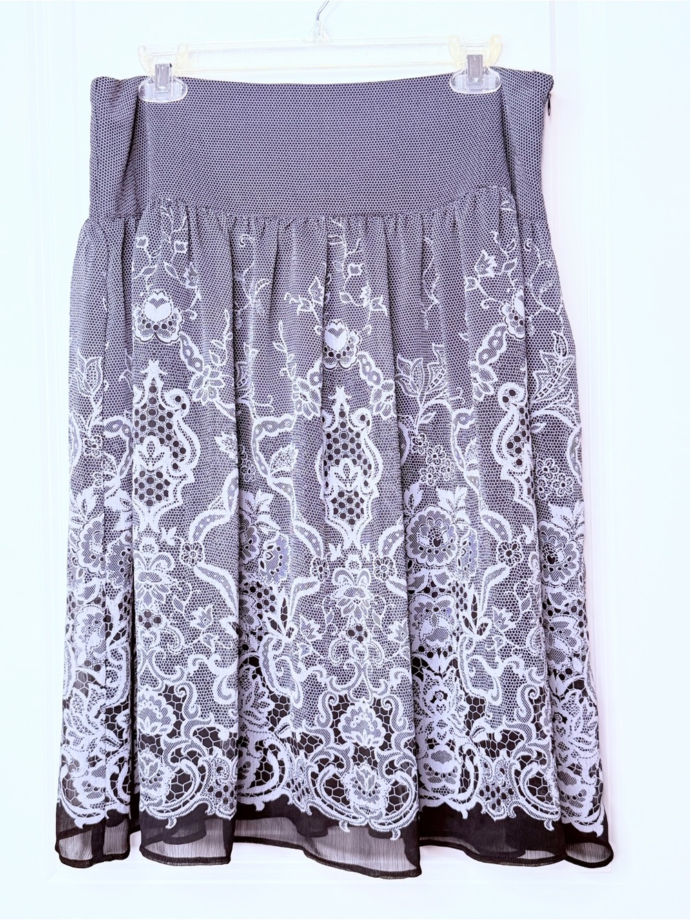 Ruby Rd Women’s Size 12 Gray White Lace Print Midi Skirt Chiffon Flowy Lined